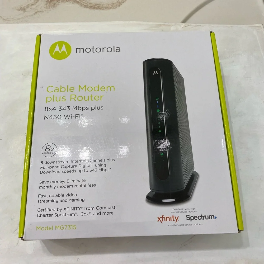 Motorola cable modem plus router 8x4 343 Mbps plus N450 Wi-Fi New in box